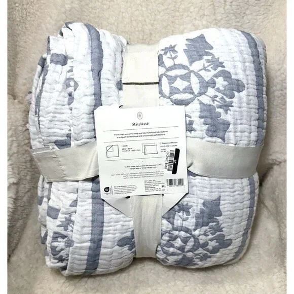 Threshold Holiday Snowflake Matelassé Quilt Set Full/Queen Gray – NEW Christmas - Picture 6 of 6